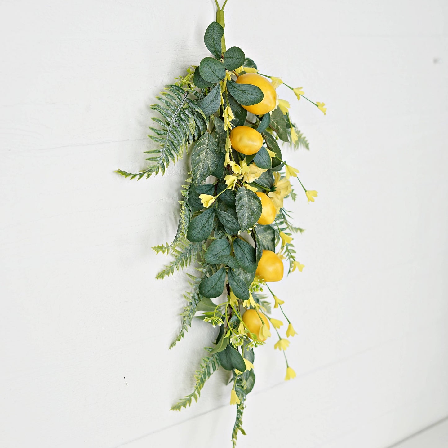 Lemon with Daisies Teardrop Faux Floral