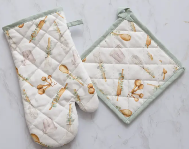 Kitchen Set Oven Mitt and Pot Holder Baking Utensil Pattern
