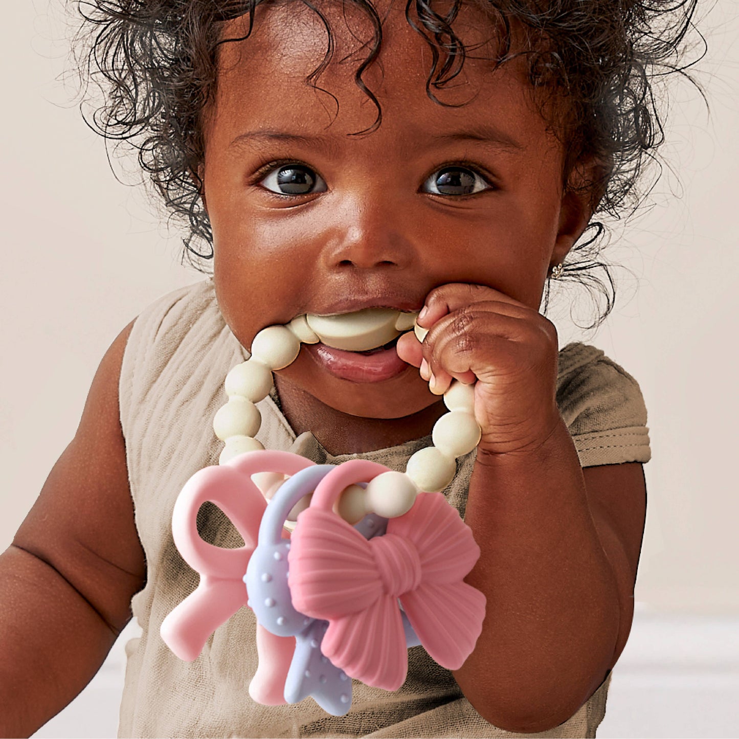 Itzy Trio™ Silicone Teether Bows - Itzy Ritzy