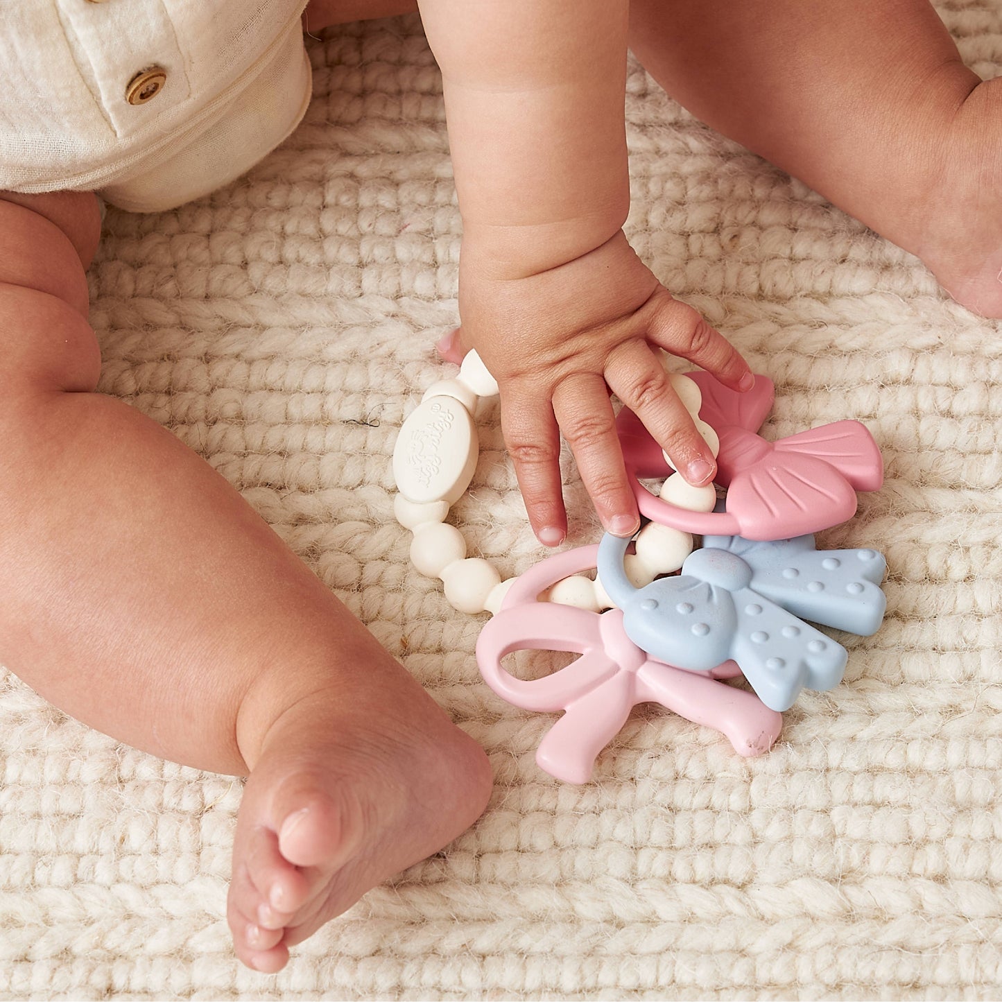 Itzy Trio™ Silicone Teether Bows - Itzy Ritzy