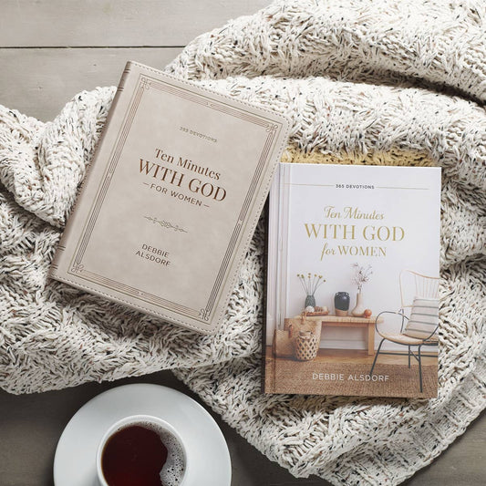 10 Minutes with God for Women Daily Devotional - Hardcover