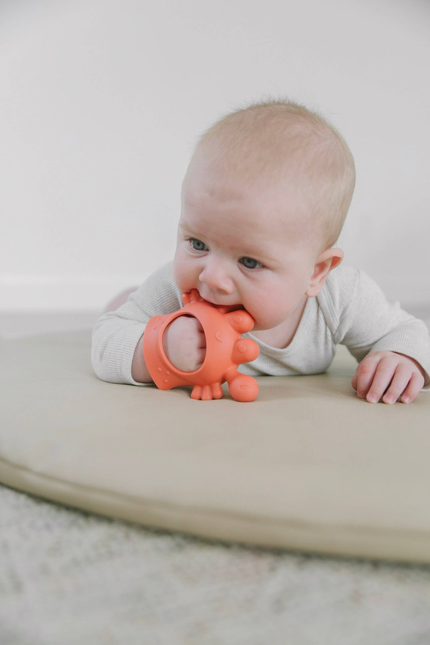 Crab Bitzy Grip™ Teether - Itzy Ritzy